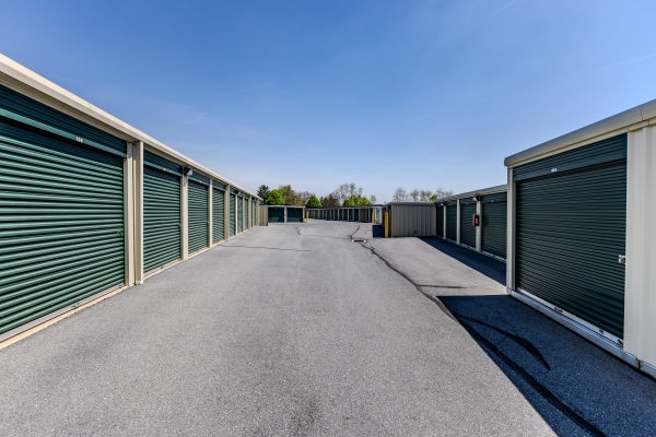 Facility photo: //images.sparefoot.com/medium/2425276a1f4ef9abfe0.jpg