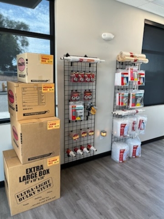 Facility photo: //images.sparefoot.com/medium/24253369135aac92932.jpg