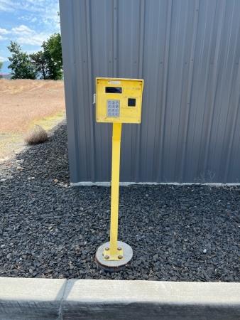 Facility photo: //images.sparefoot.com/medium/24253369135ab2e2b67.jpg