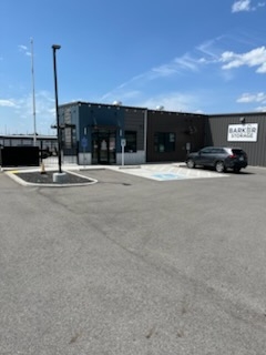 Facility photo: //images.sparefoot.com/medium/24253369135ab80e511.jpg