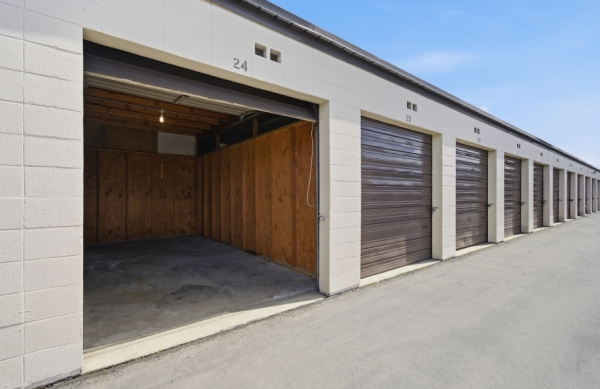 Facility photo: //images.sparefoot.com/medium/24254469e951d2ebb26.jpg