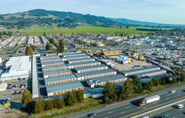 Facility photo: //images.sparefoot.com/medium/24254469e951fdb38d5.jpg