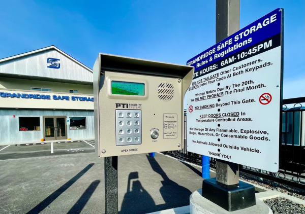 Facility photo: //images.sparefoot.com/medium/24254968f1482e79fa0.png