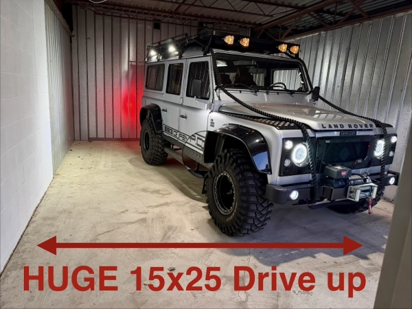 Facility photo: //images.sparefoot.com/medium/242583695dd3aae38d2.jpg