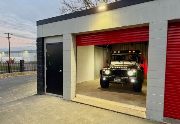 Facility photo: //images.sparefoot.com/medium/242583695dd3c73ddcb.jpg