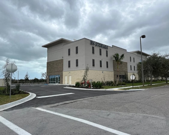 Facility photo: //images.sparefoot.com/medium/24258468fa706db9f7f.jpg