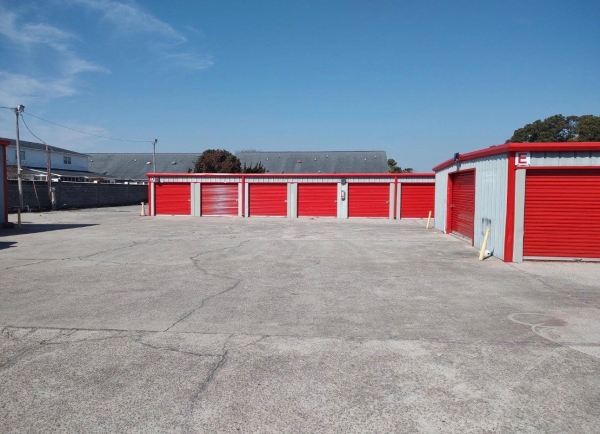 Facility photo: //images.sparefoot.com/medium/2425916a0b81e198717.jpg
