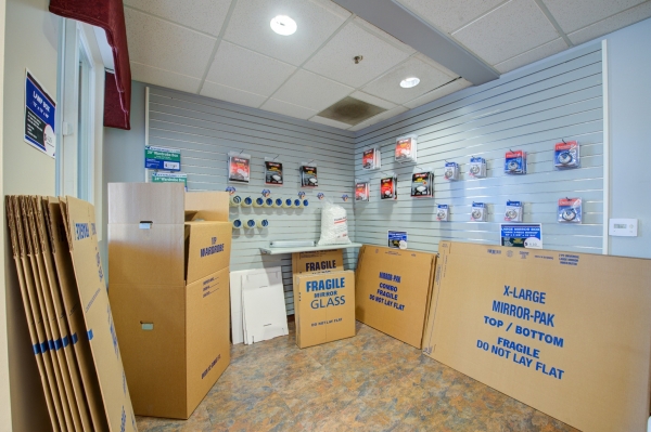Facility photo: //images.sparefoot.com/medium/24259668ee9d818fdf4.jpg