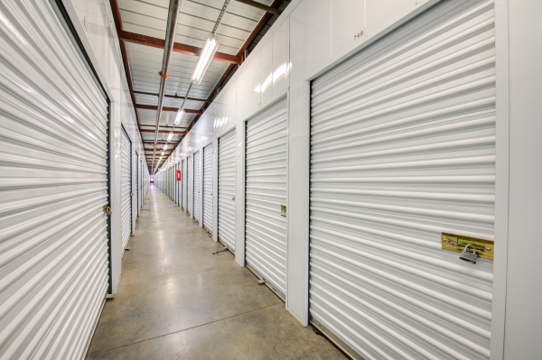 Facility photo: //images.sparefoot.com/medium/24259668ee9d8522c6f.jpg