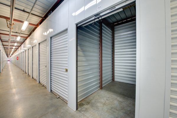 Facility photo: //images.sparefoot.com/medium/24259668ee9d8788e96.jpg
