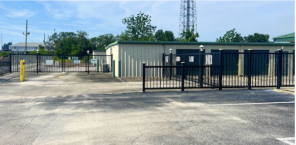 Facility photo: //images.sparefoot.com/medium/24259768eed7d68ba27.png