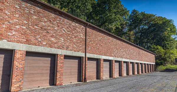 Facility photo: //images.sparefoot.com/medium/24259868efaf511e65e.jpg