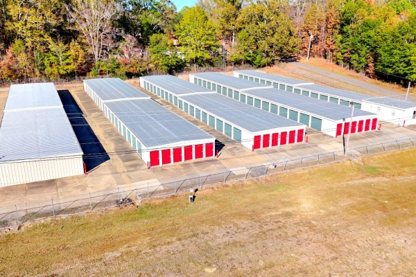 Facility photo: //images.sparefoot.com/medium/24260068f1282d0e6ee.jpg