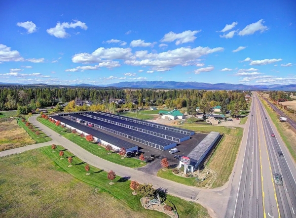 Facility photo: //images.sparefoot.com/medium/24260368efd16a2b434.jpeg