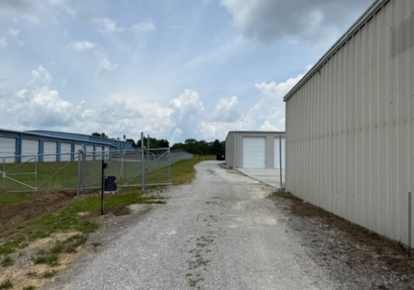 Facility photo: //images.sparefoot.com/medium/24260868fe9e704cad9.png