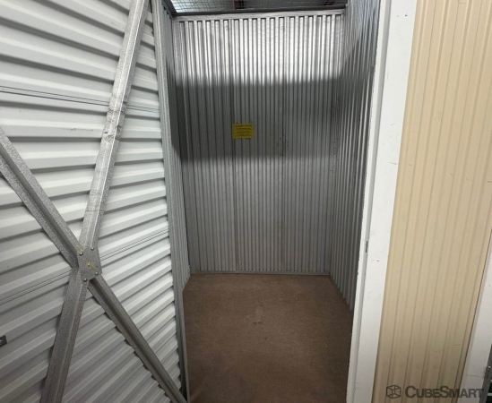 Facility photo: //images.sparefoot.com/medium/242611690303460820a.jpg