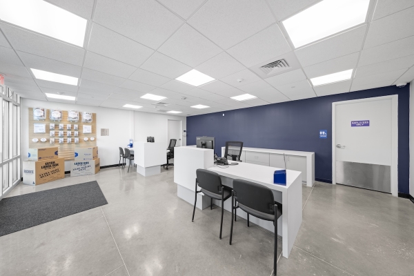 Facility photo: //images.sparefoot.com/medium/24261369828296ac511.jpg