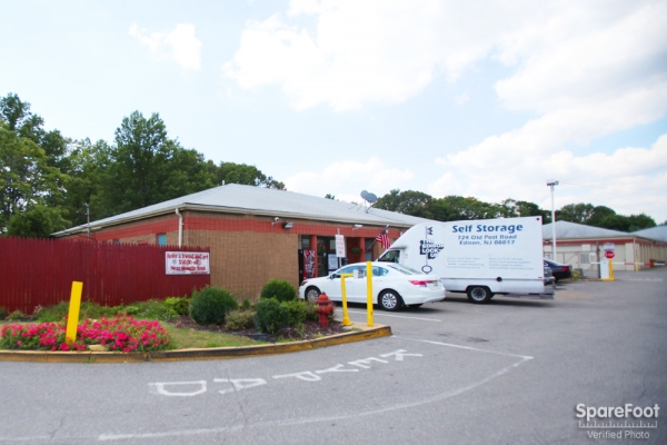 Facility photo: //images.sparefoot.com/medium/24261668f1170571516.jpg