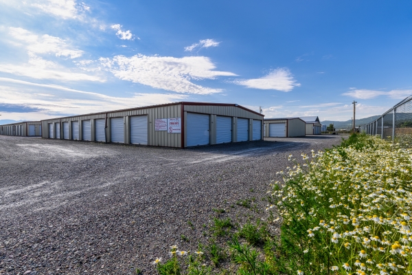 Facility photo: //images.sparefoot.com/medium/24262868f67cd5e9fae.jpg