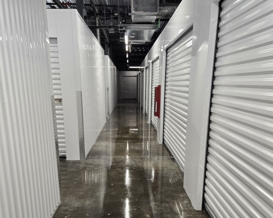 Facility photo: //images.sparefoot.com/medium/24266369943182bf344.jpg