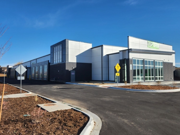 Facility photo: //images.sparefoot.com/medium/2426666994320683f77.jpg