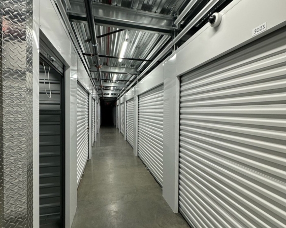 Facility photo: //images.sparefoot.com/medium/242672699431a1140f9.jpg