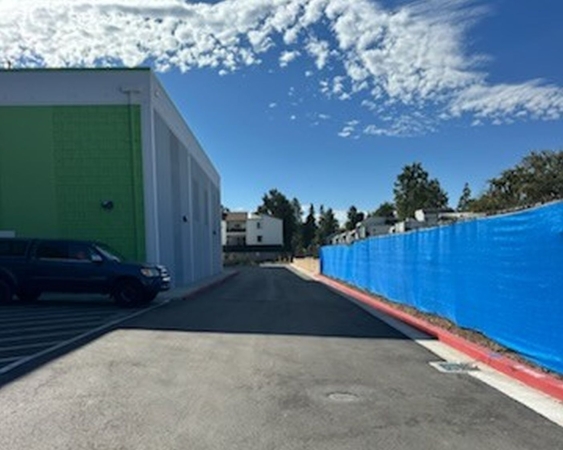 Facility photo: //images.sparefoot.com/medium/242672699431a2086fa.jpg