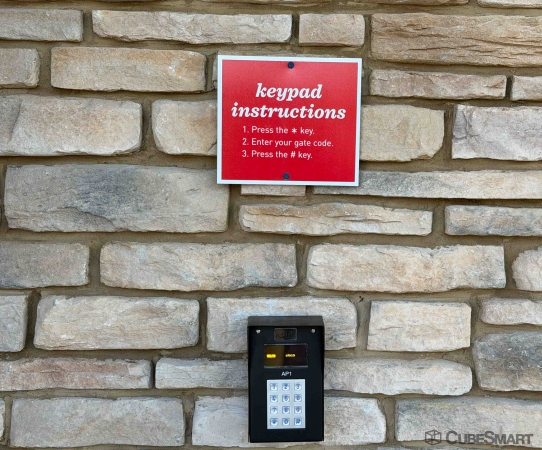 Facility photo: //images.sparefoot.com/medium/2427516912f0a231721.jpg