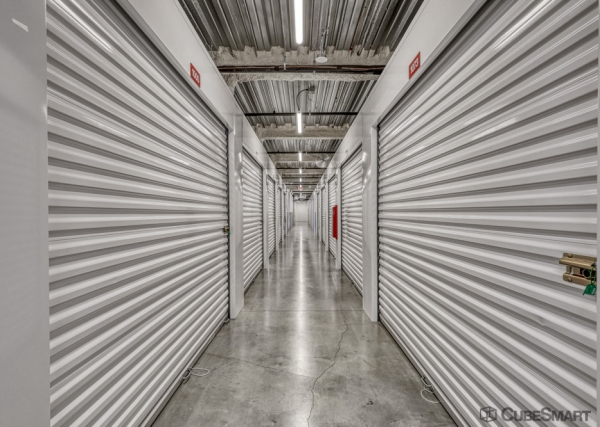 Facility photo: //images.sparefoot.com/medium/24275169fc3b504d18a.jpg