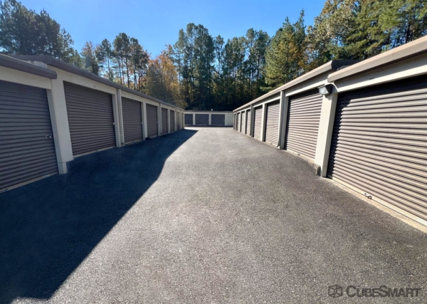 Facility photo: //images.sparefoot.com/medium/242752698d9bdb8da7f.jpg