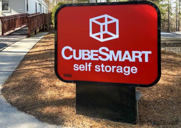 Facility photo: //images.sparefoot.com/medium/242752698d9bdcb31fa.jpg