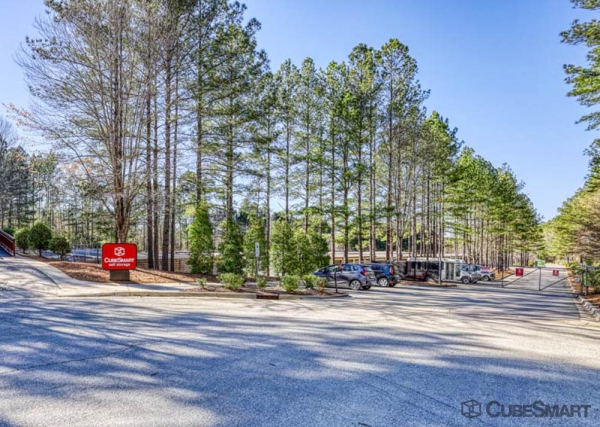 Facility photo: //images.sparefoot.com/medium/24275269f5b10514395.jpg