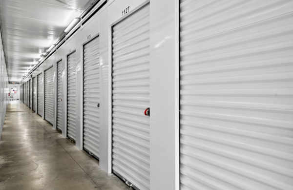 Facility photo: //images.sparefoot.com/medium/24275768f8dea4e7604.png