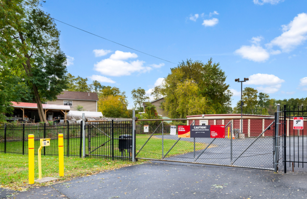 Facility photo: //images.sparefoot.com/medium/24275768f9297282410.png