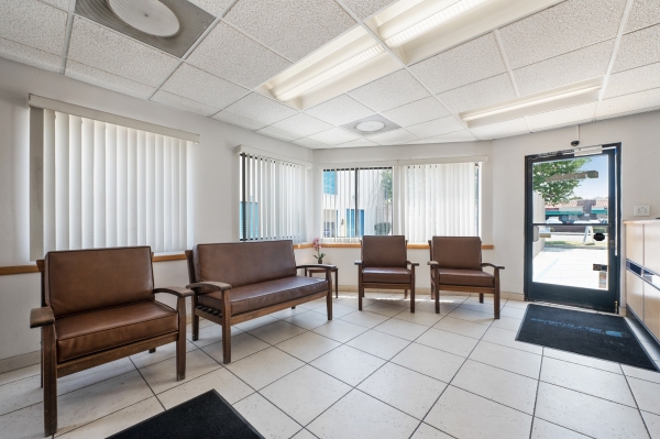 Facility photo: //images.sparefoot.com/medium/24277368fa4fc447f37.jpg