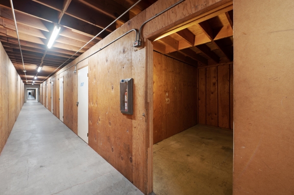 Facility photo: //images.sparefoot.com/medium/24277368fa4fc72390b.jpg