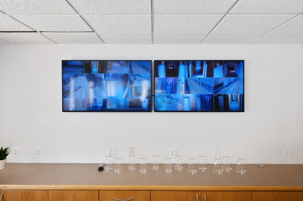 Facility photo: //images.sparefoot.com/medium/24277368fa4fcfc23b5.jpg