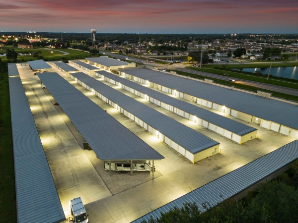 Facility photo: //images.sparefoot.com/medium/2427816900ef0073fd3.jpg