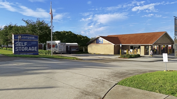 Facility photo: //images.sparefoot.com/medium/24279468fb94894314e.jpg