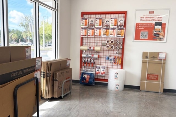 Facility photo: //images.sparefoot.com/medium/24281469e6277b44cb4.jpg