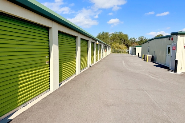 Facility photo: //images.sparefoot.com/medium/2428256935879a43408.jpg