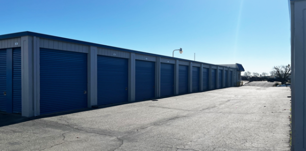 Facility photo: //images.sparefoot.com/medium/24283069013af553b75.png