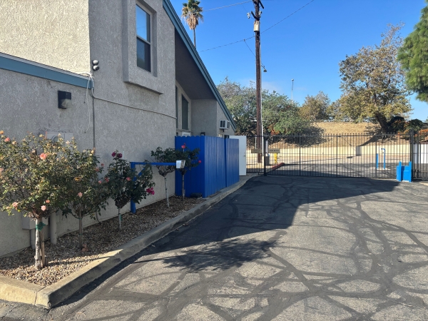 Facility photo: //images.sparefoot.com/medium/24283269017082b1386.jpg