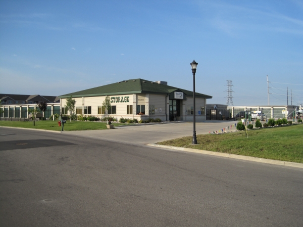 Facility photo: //images.sparefoot.com/medium/2428366900f25bd8e58.jpg