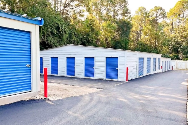 Facility photo: //images.sparefoot.com/medium/24283769011e53ae3e5.jpg