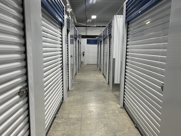 Facility photo: //images.sparefoot.com/medium/2428476914951860b87.jpg