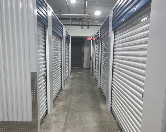 Facility photo: //images.sparefoot.com/medium/2428476914951a3e9c8.jpeg