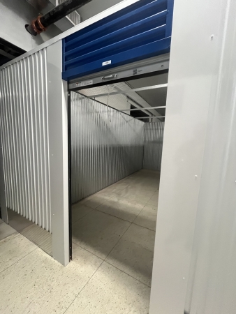 Facility photo: //images.sparefoot.com/medium/242847691495268ba93.jpg