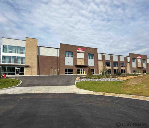 Facility photo: //images.sparefoot.com/medium/2428496909bcf157681.jpg