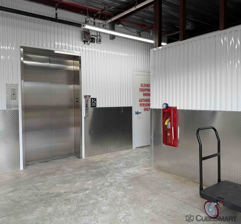 Facility photo: //images.sparefoot.com/medium/2428496943ca6c95864.jpg